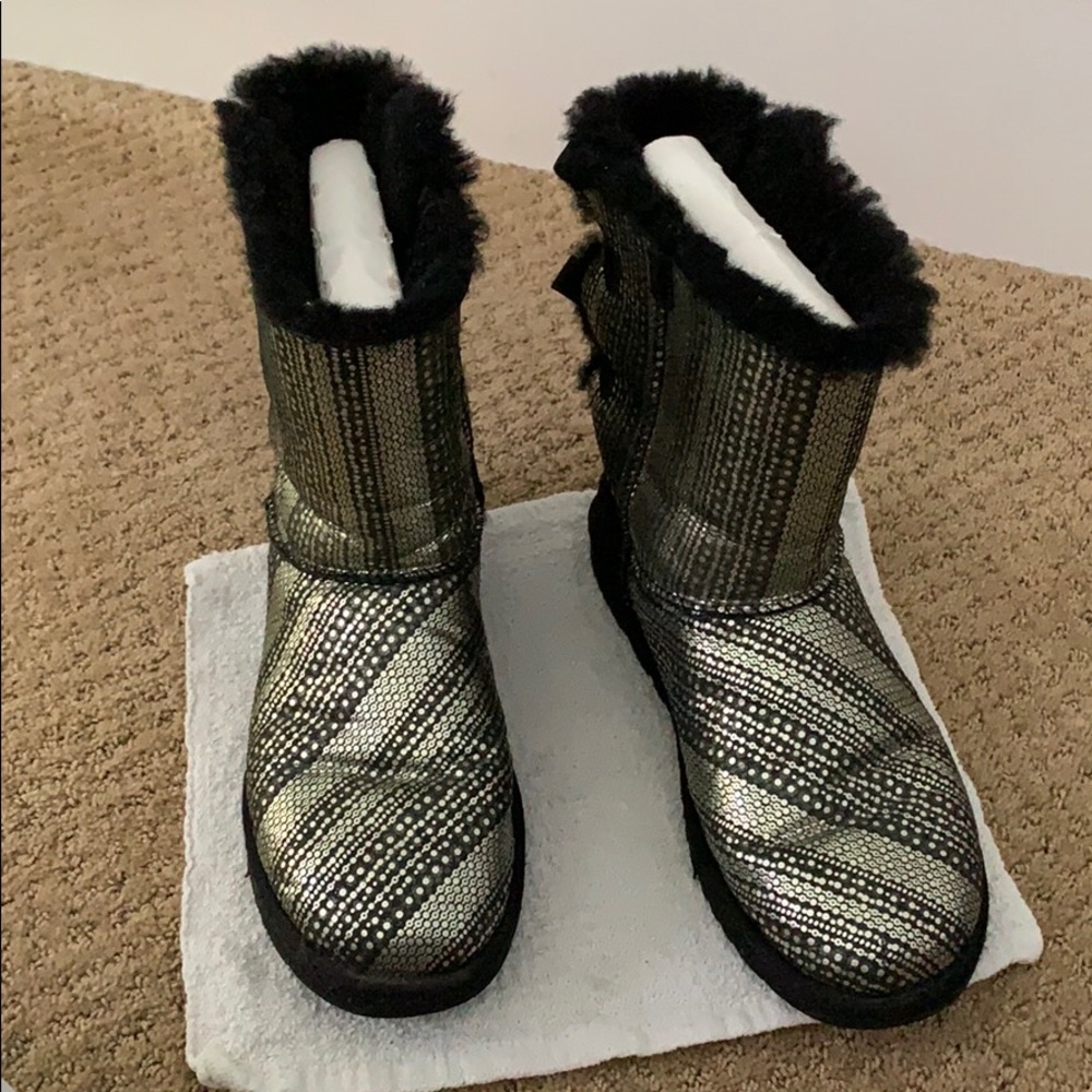 UGGS! Bailey bow crystal collection